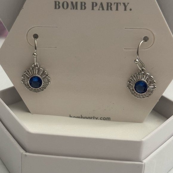 Bomb Party September 2021 Earrings- New in box - Picture 4 of 5